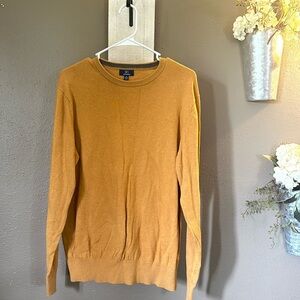 Women’s sweater lot size medium